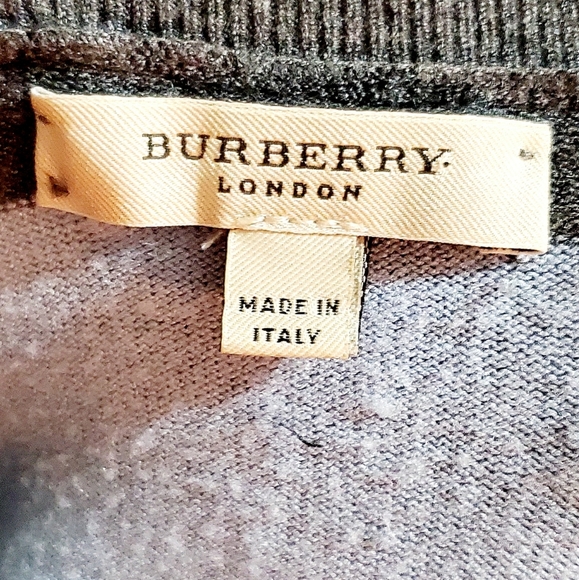 BURBERRY TURTLENECK SWEATER. WOMENS Sz:M MADE IN ITALY. LIKE NEW! DIAMOND/STRIPE - Picture 2 of 11